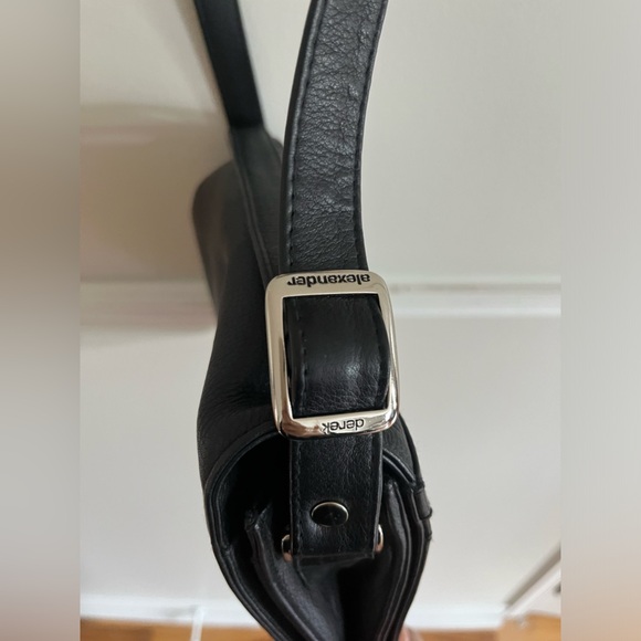 Derek Alexander Bristol medium crossbody in black leather - Picture 11 of 13